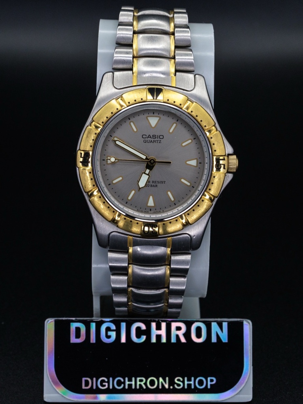 Casio Rare MD-722 Vintage 36mm JDM Import Gold Silver Dress Watch